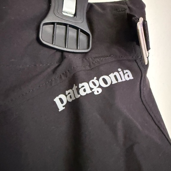 Patagonia cycling 🚴 Men's Black Cargo Shorts - Picture 3 of 4